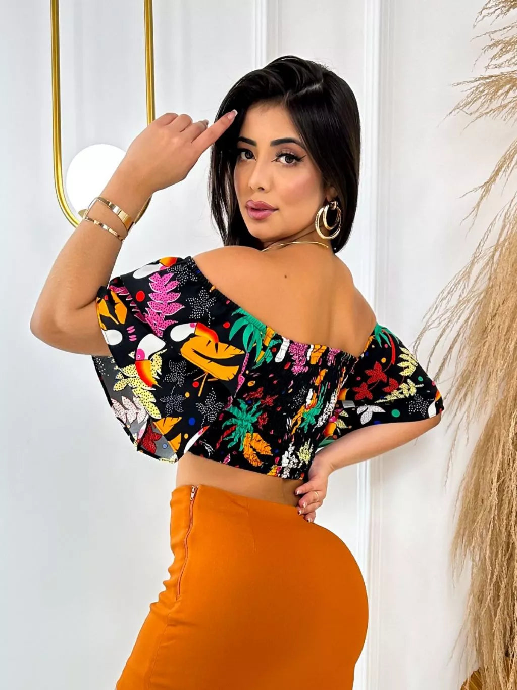 Cropped Lastex Estampa Farm Tendencia Blogueira Moda Tucano Borboleta Onca Margarida Verao